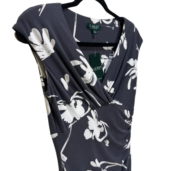 Lauren Ralph Lauren NWT Size 4 Gray White Floral Wrap Dress - Picture 5 of 7